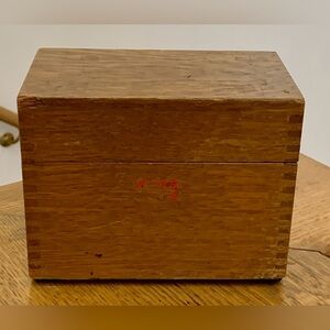 Antique Weis Monroe Michigan Fingerjointed Hinge Lidded Wooden Box